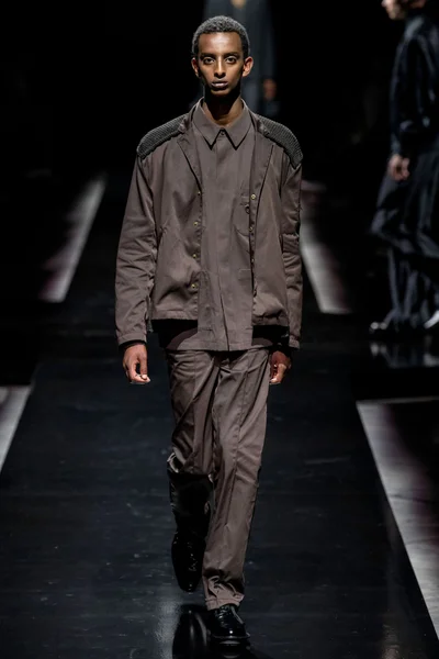 Look 27